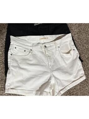 Shorts bundle-Levi's White Mid Length & Universal Thread Black Shorts Size 32/12